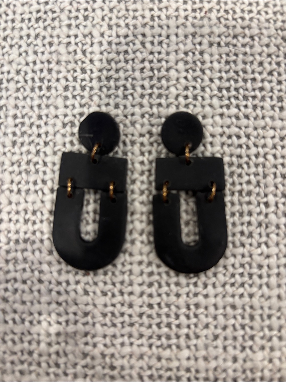 The Little Earring Company Black Earring- Iris